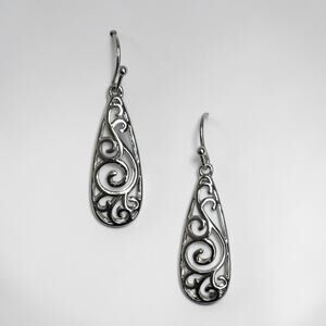 Elegant Silver Dangle Women Earring